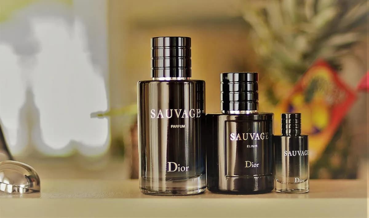 Review Nước Hoa Dior Sauvage: Mùi Hương Nam Tính Cuốn Hút Nhất