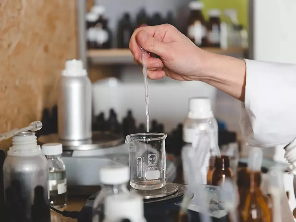 cách tao ra một chai nước hoa
