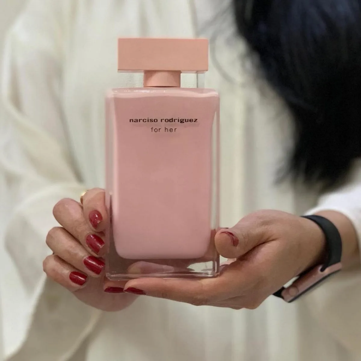 Review nước hoa Narciso Rodriguez For Her EDP thiết kế màu hồng phấn nữ tính