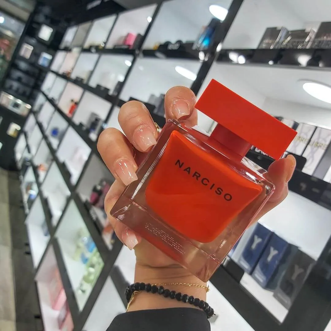 Review nước hoa nữ Narciso Rouge EDP màu đỏ sexy chính hãng