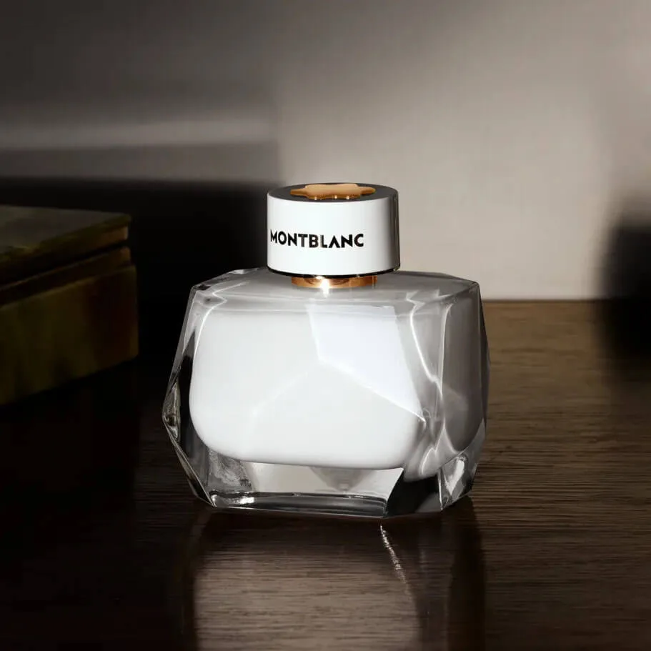 Cận cảnh chai nước hoa MontBlanc Signature 90ml sang trọng