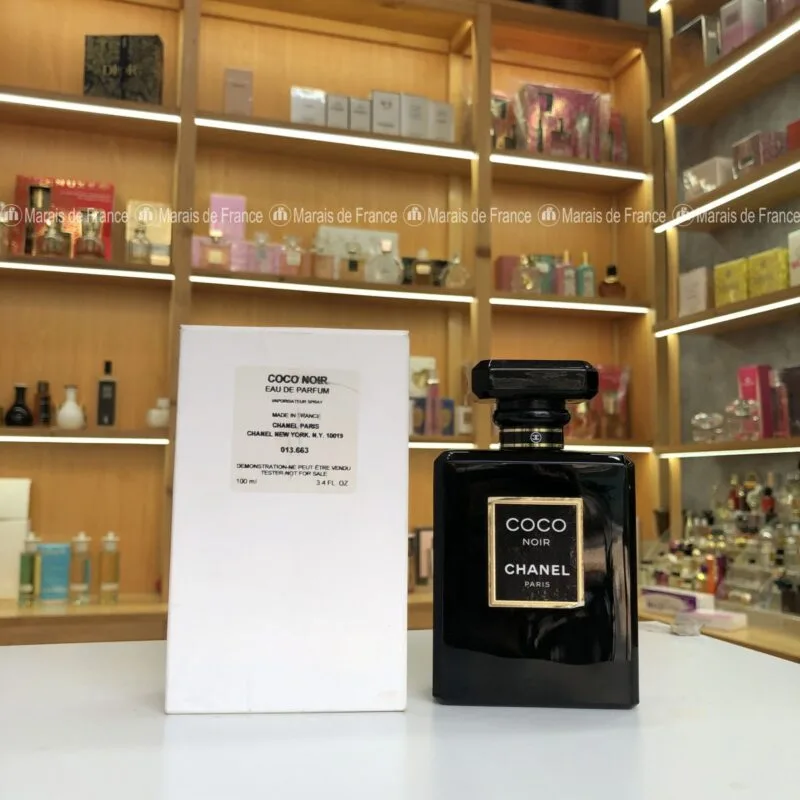 Thiết kế chai màu đen bóng quyền lực của Chanel Coco Noir