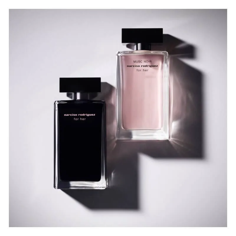Narciso Musc Noir - Sự kết hợp của da lộn và xạ hương