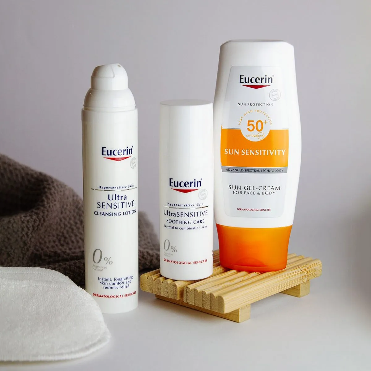 Sửa Rửa Mặt Cho Da Nhạy Cảm Eucerin Ultra Sensitive 100ml