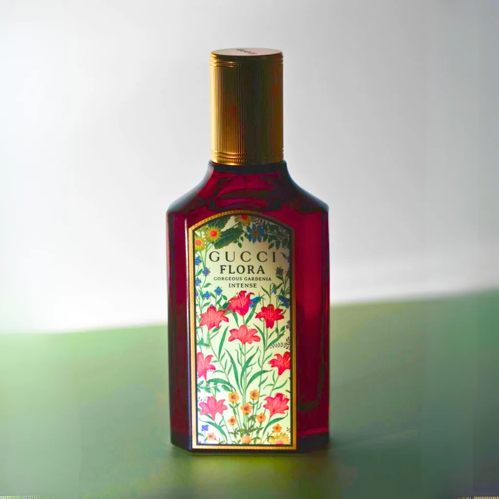 Thiết kế Gucci Flora Gorgeous Gardenia Intense