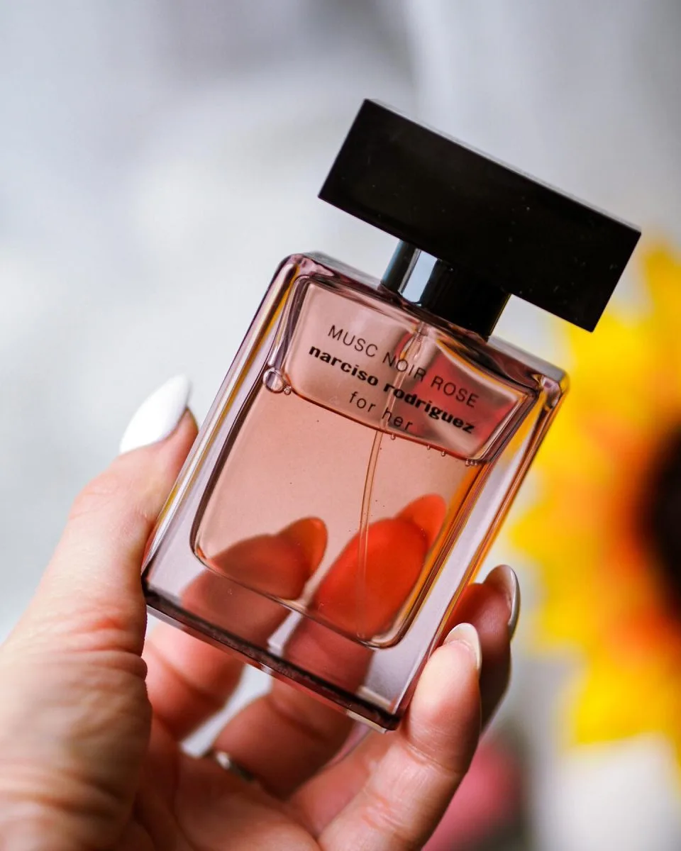 Thiết kế chai Musc Noir Rose