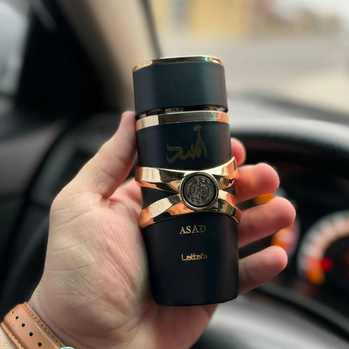 Thiết kế chai Lattafa Asad EDP