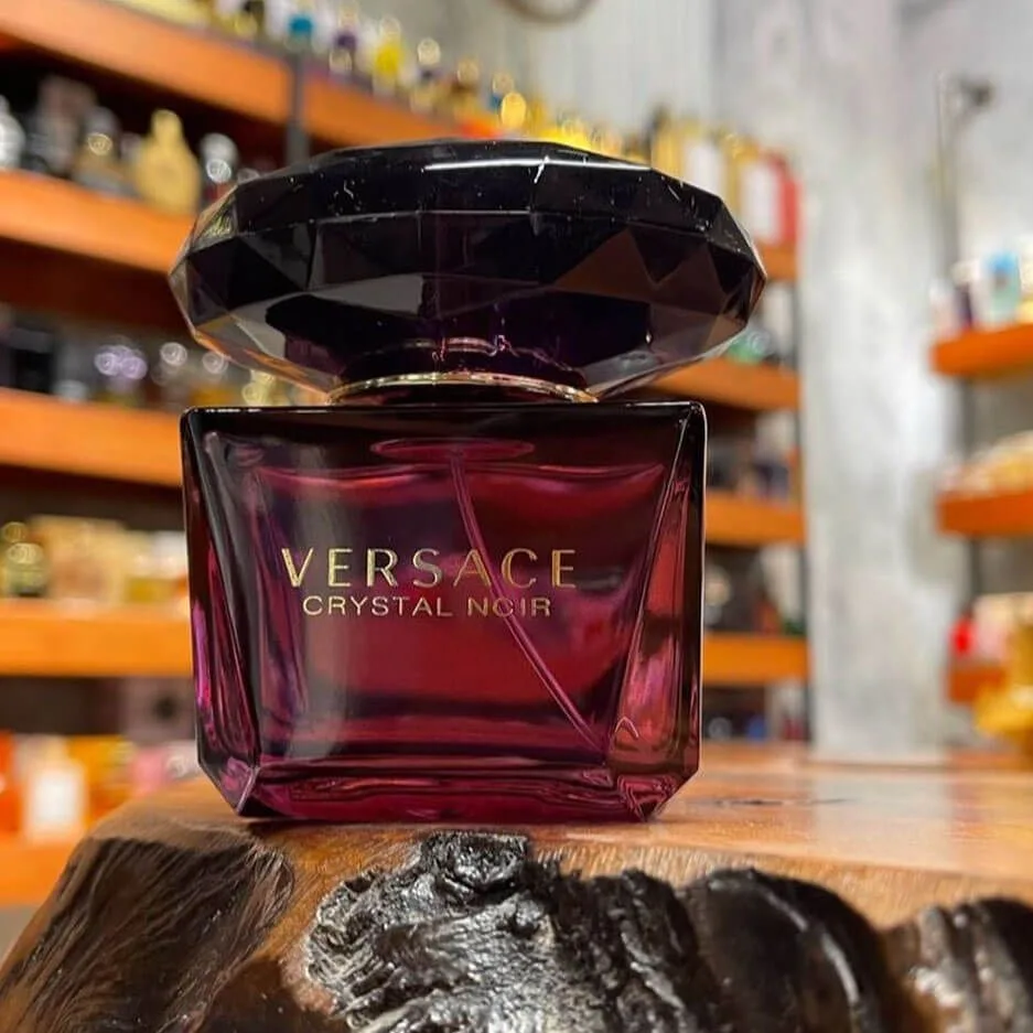 Versace Crystal Noir EDP - Chai nước hoa sexy và đầm nhất bộ sưu tập nhà Versace