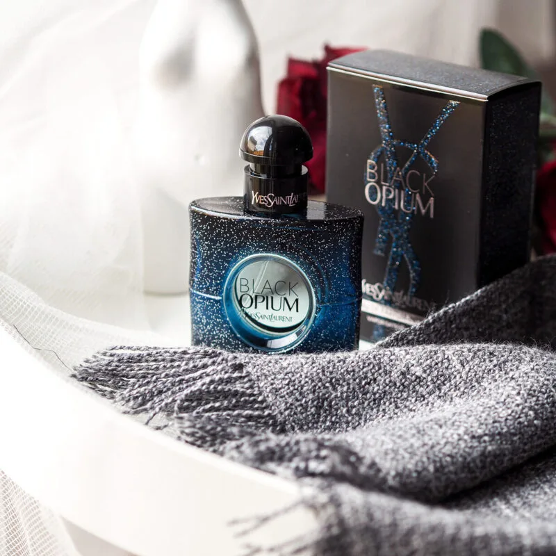 Hương thơm rượu Absinthe và cà phê quyến rũ của Black Opium Intense